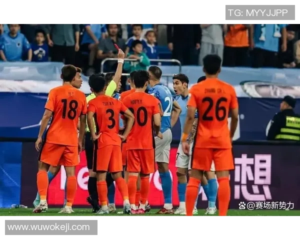 足坛巨星突遭重伤打击未来生涯蒙阴影球队前景亦受严重影响